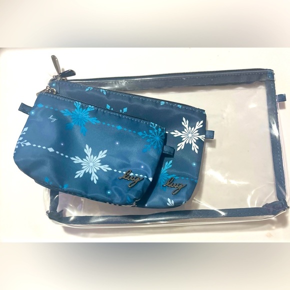 Lug Blue & White Snowflake Women's Amenity Cosmetic Bag Set - Picture 10 of 10